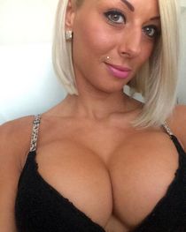 giulia rosa nua